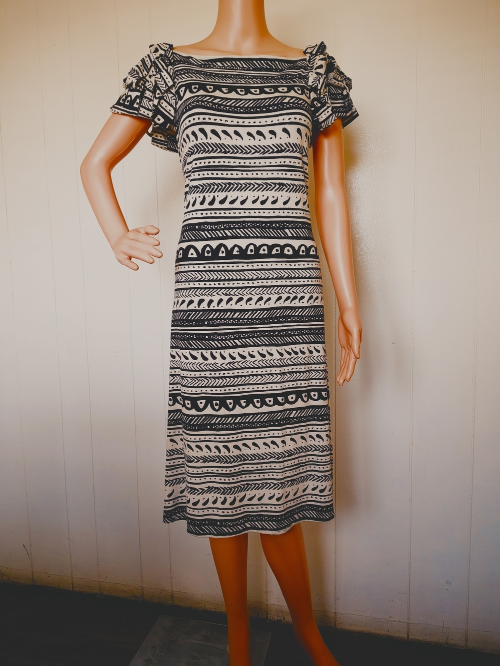 Cynthia Rowley Black & White Patterned Midi Dress with Flutter Sleeves Size L.